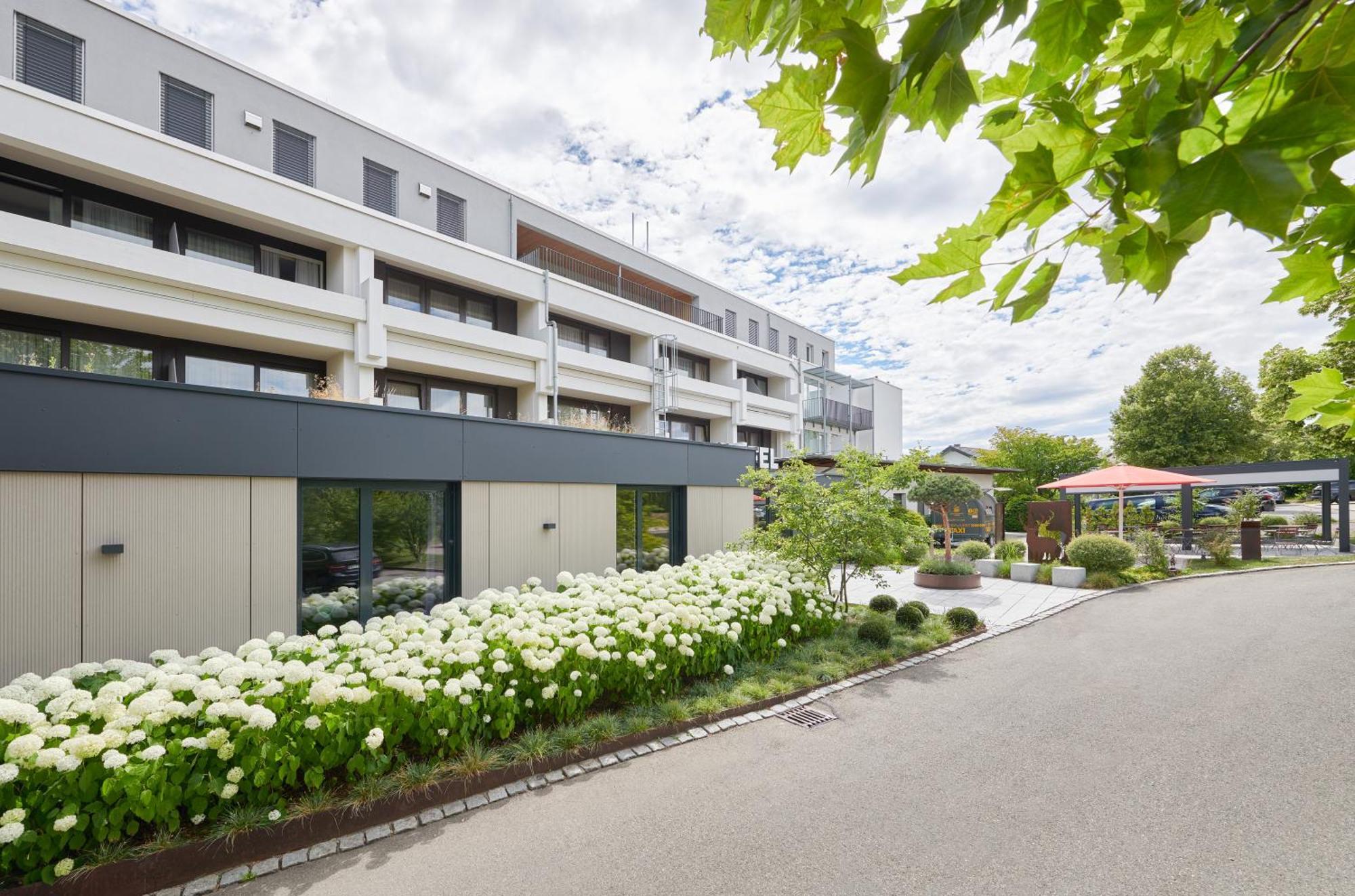 Hotel Schoenbuch Pliezhausen ภายนอก รูปภาพ
