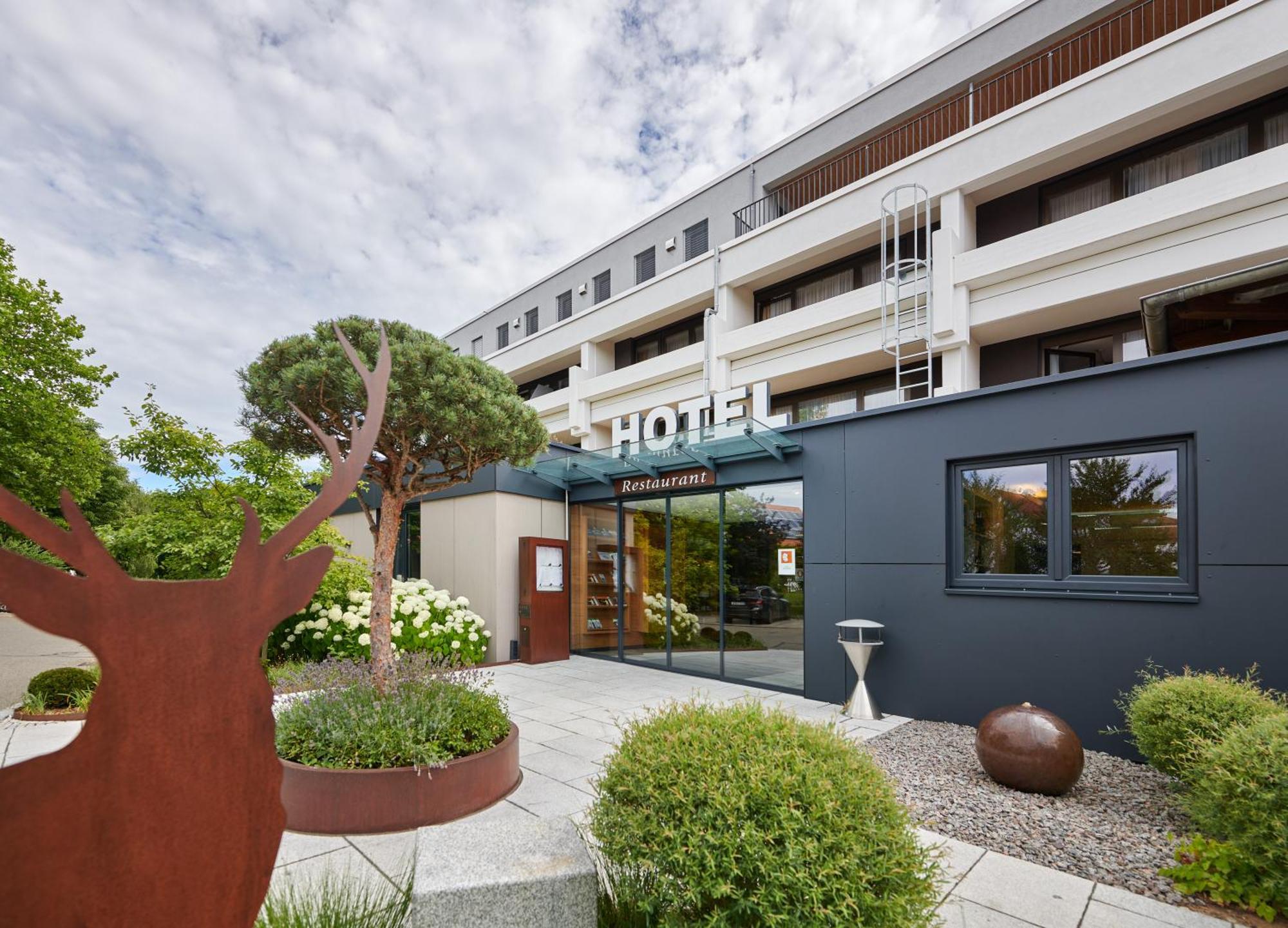 Hotel Schoenbuch Pliezhausen ภายนอก รูปภาพ